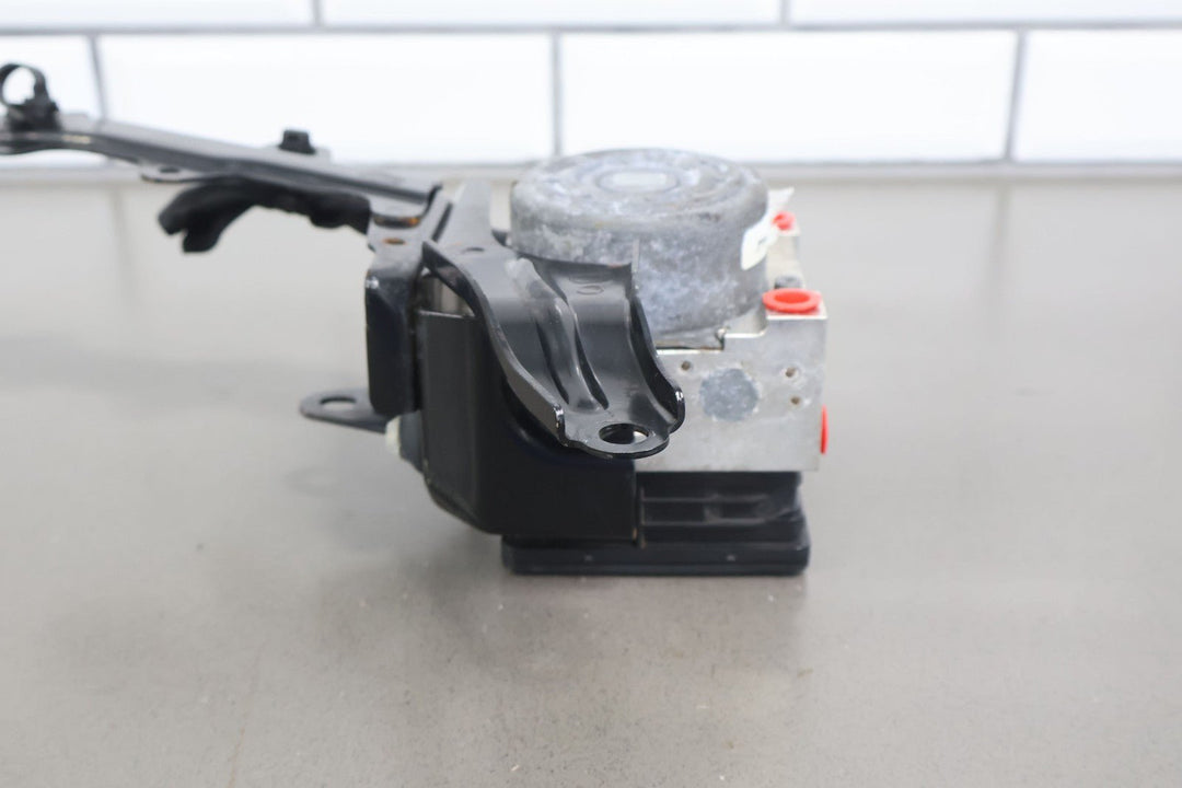 2015 Subaru WRX STI ABS Anti - Lock Brake Pump & Module (06.2109 - 72513) 118K Miles