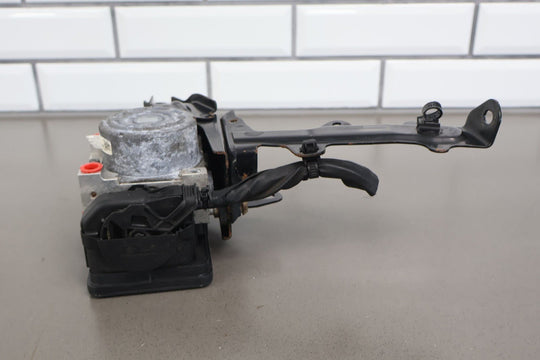 2015 Subaru WRX STI ABS Anti - Lock Brake Pump & Module (06.2109 - 72513) 118K Miles