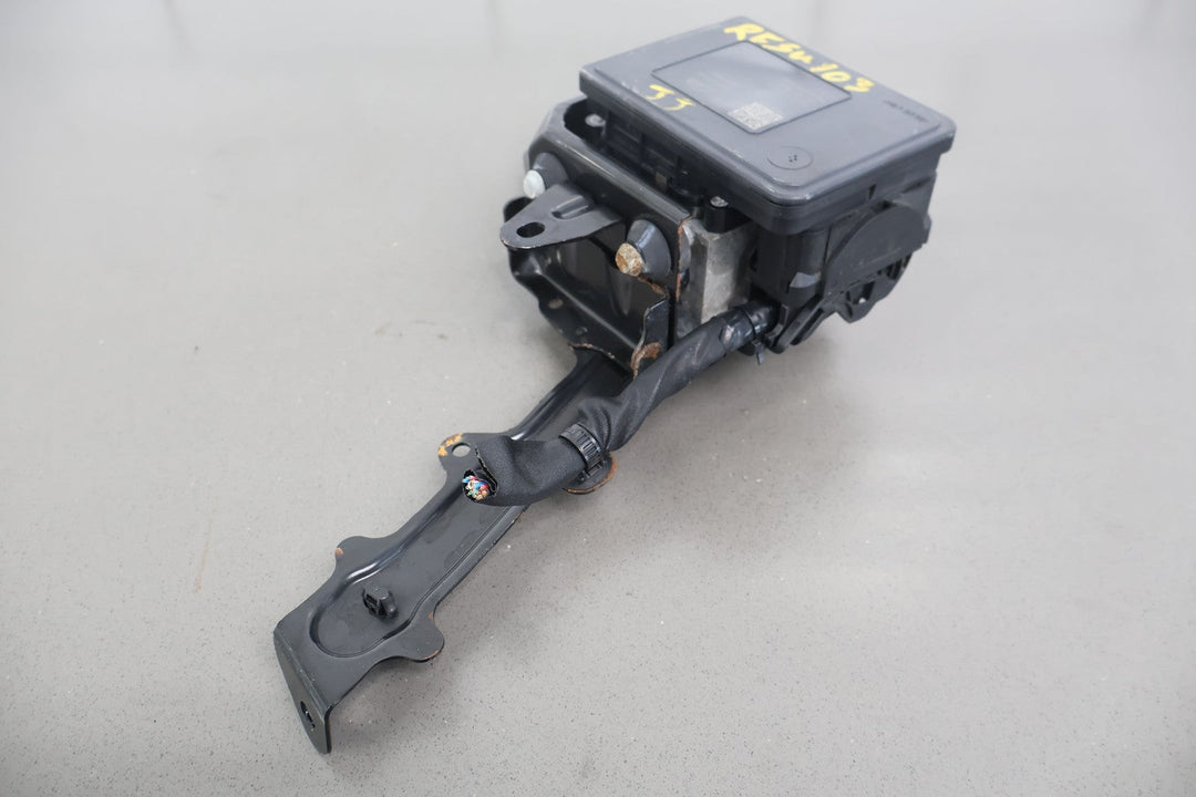 2015 Subaru WRX STI ABS Anti - Lock Brake Pump & Module (06.2109 - 72513) 118K Miles