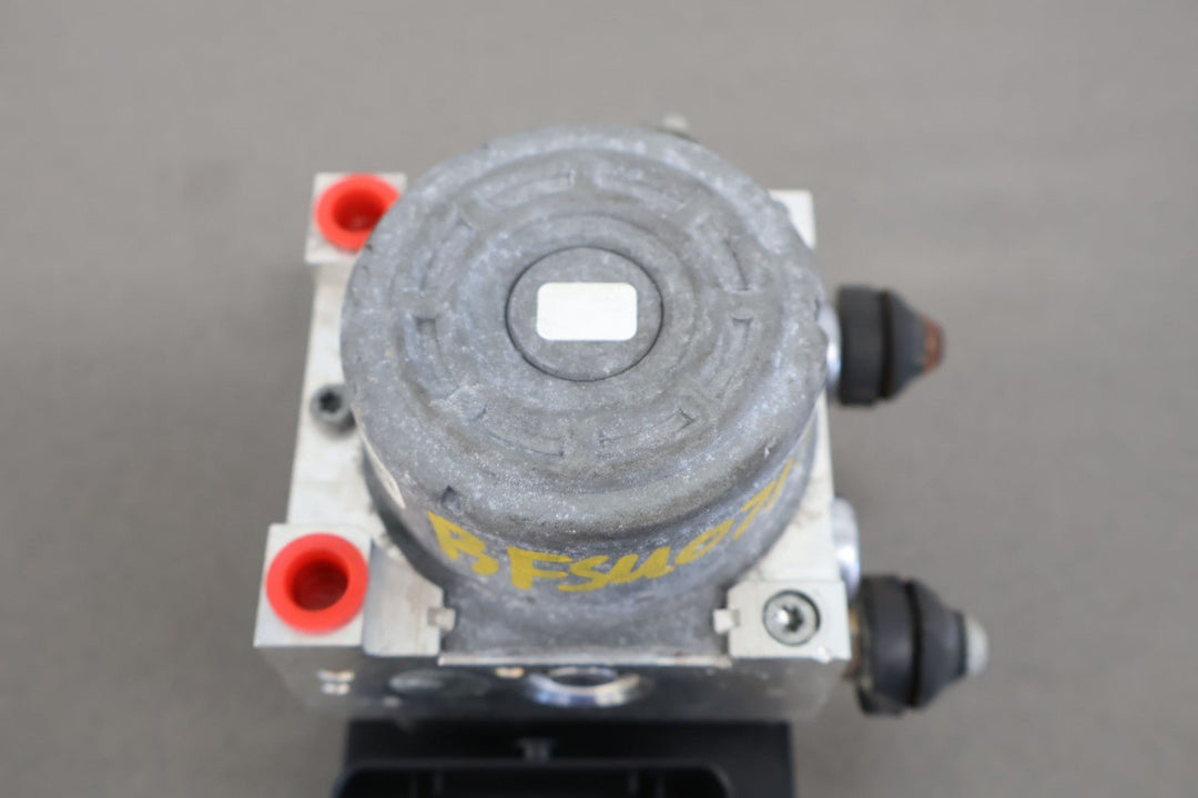 2015 Subaru WRX STI ABS Anti - Lock Brake Pump & Module