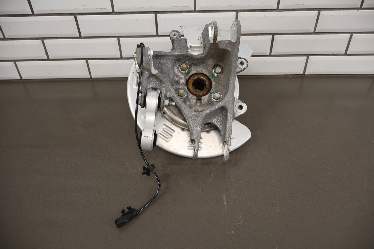 2015 Tesla Model S 85D Right Rear Suspension Spindle