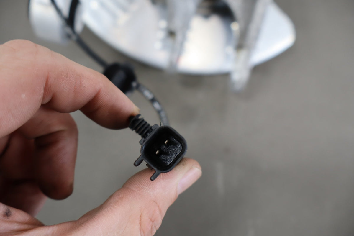 2015 Tesla Model S 85D Right Rear Suspension Spindle