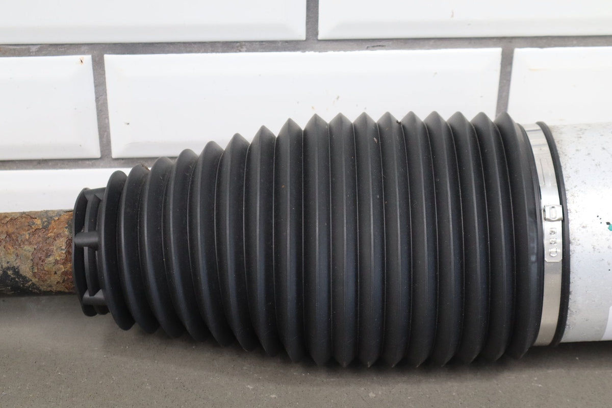 2015 Tesla Model S Right Rear Strut