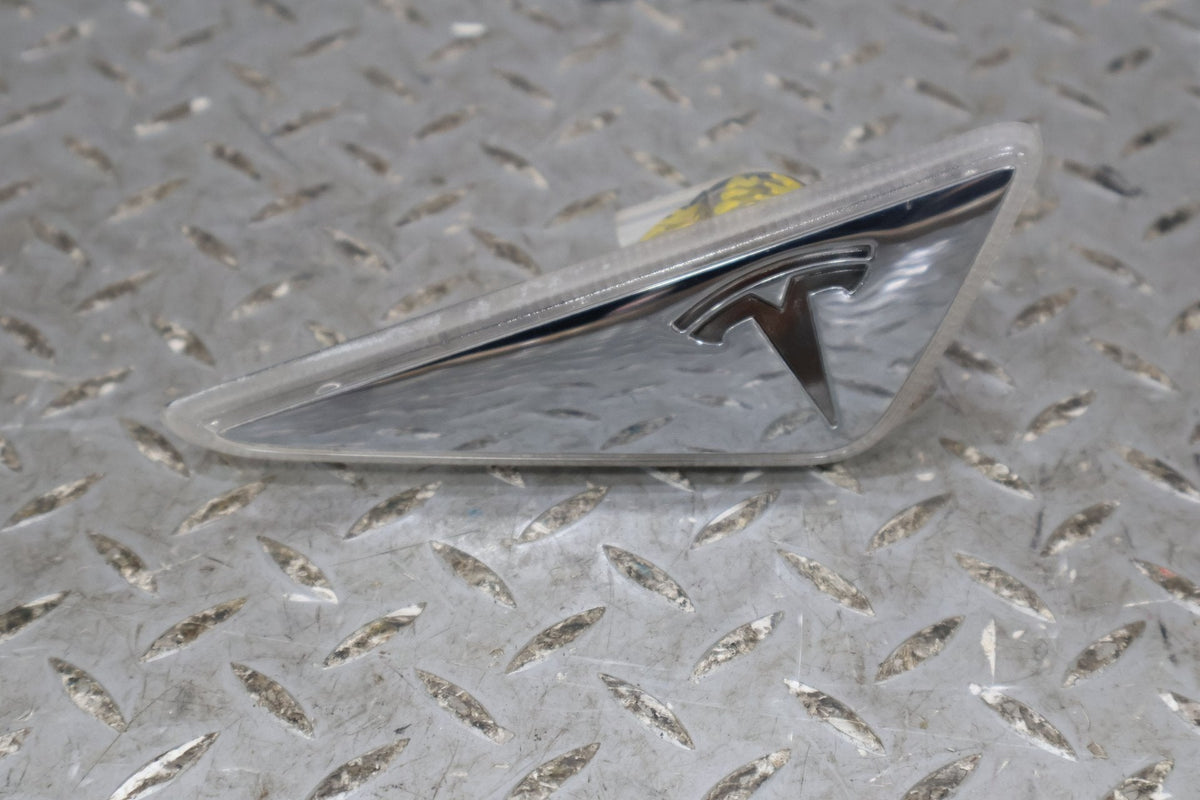 2015 Tesla S- Right Front Lamp