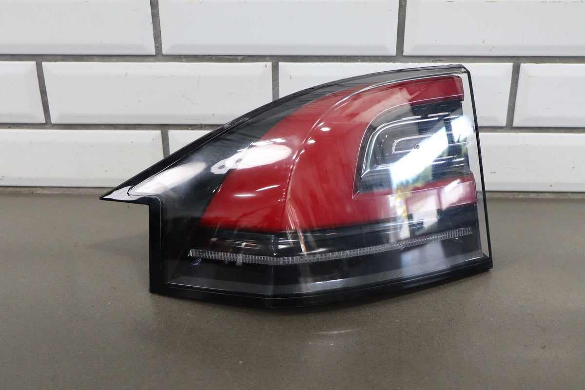 2016-2020 OEM Tesla Model X Rear Left Driver Side Outer Tail Light Lamp