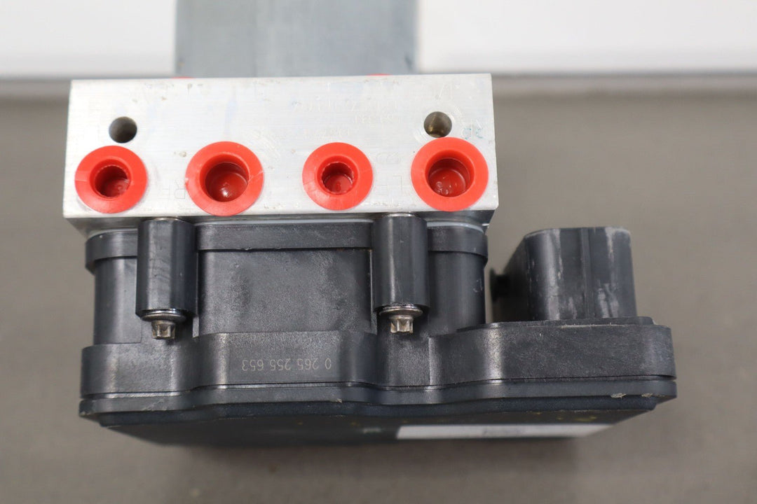2016 - 2020 Tesla Model S ABS Anti - Lock Brake Pump & Module (1037797 - 00 - D) OEM