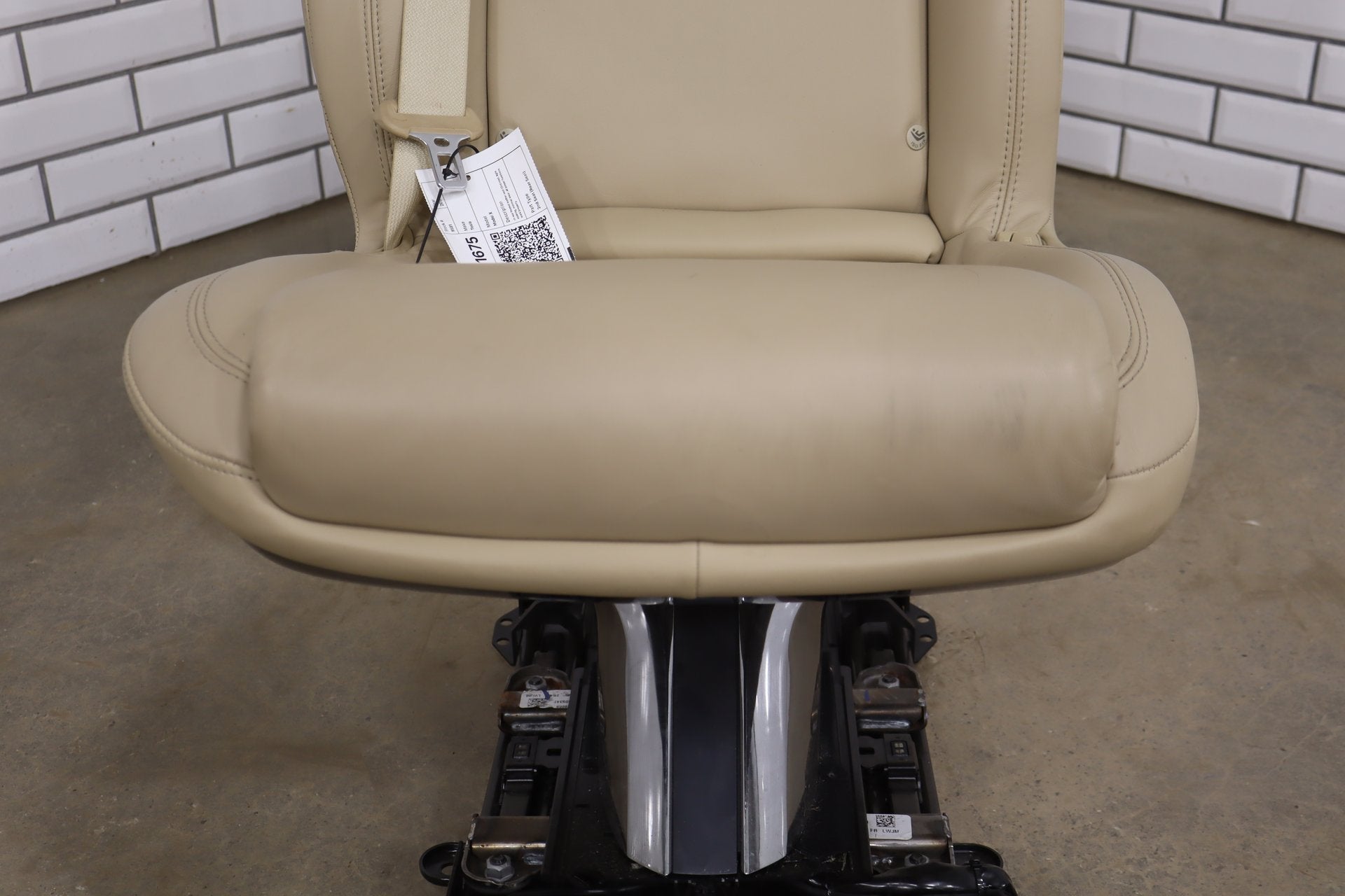 2016-2020 Tesla Model X 90D RH Heated Leather 2nd Seat (Rear Seat)