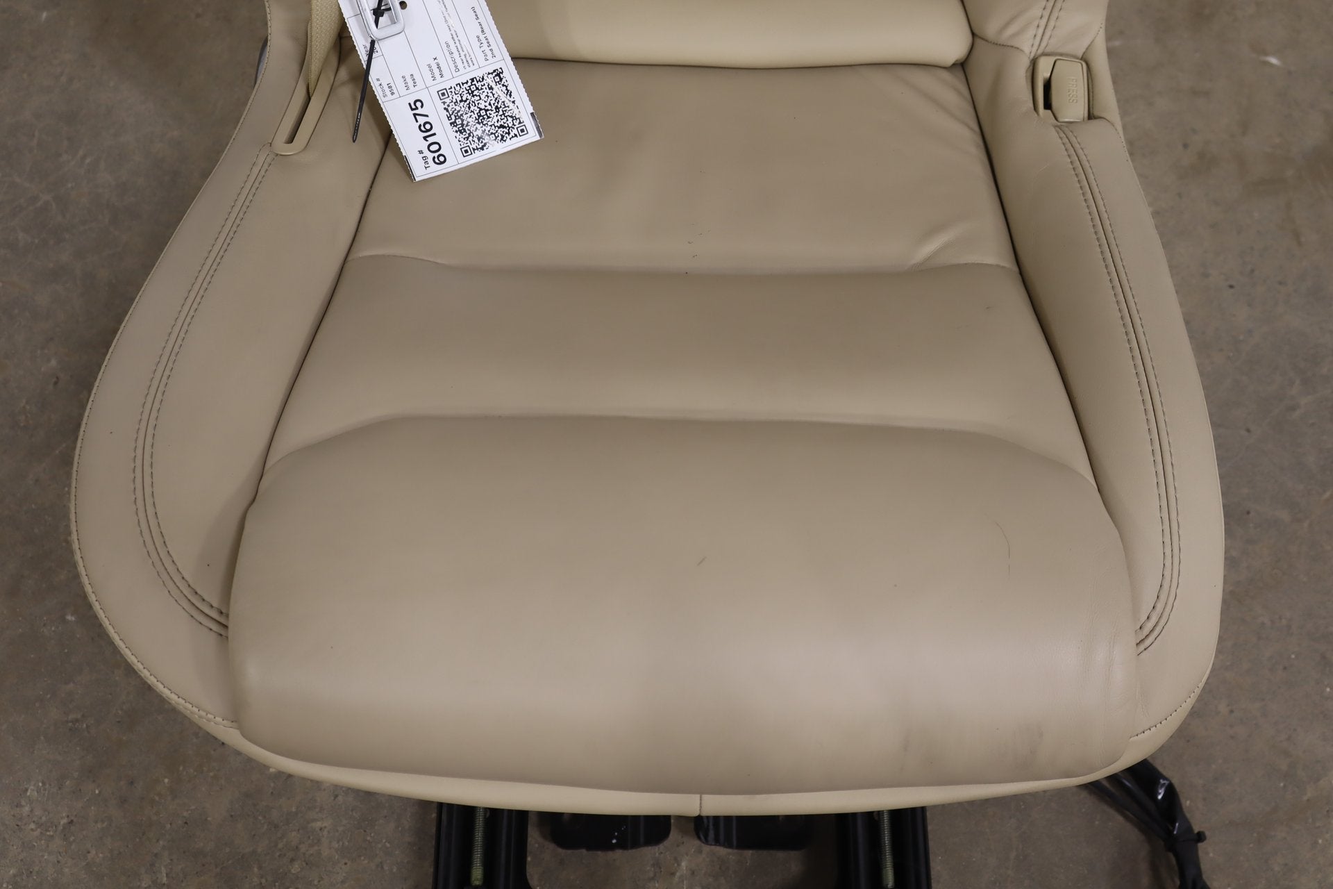 2016-2020 Tesla Model X 90D RH Heated Leather 2nd Seat (Rear Seat)