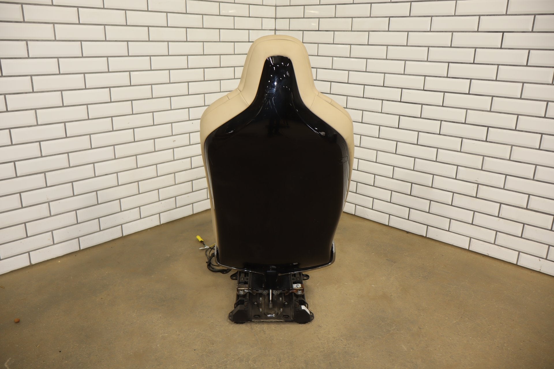 2016-2020 Tesla Model X 90D RH Heated Leather 2nd Seat (Rear Seat)