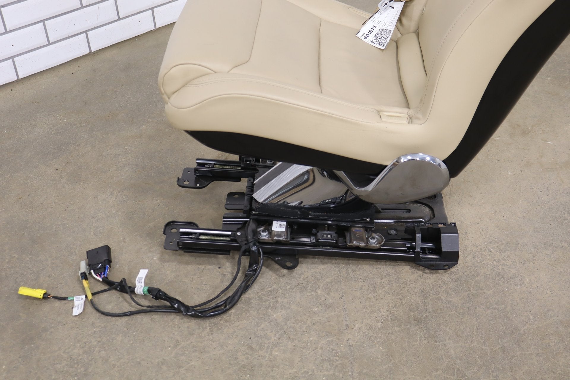 2016-2020 Tesla Model X 90D RH Heated Leather 2nd Seat (Rear Seat)