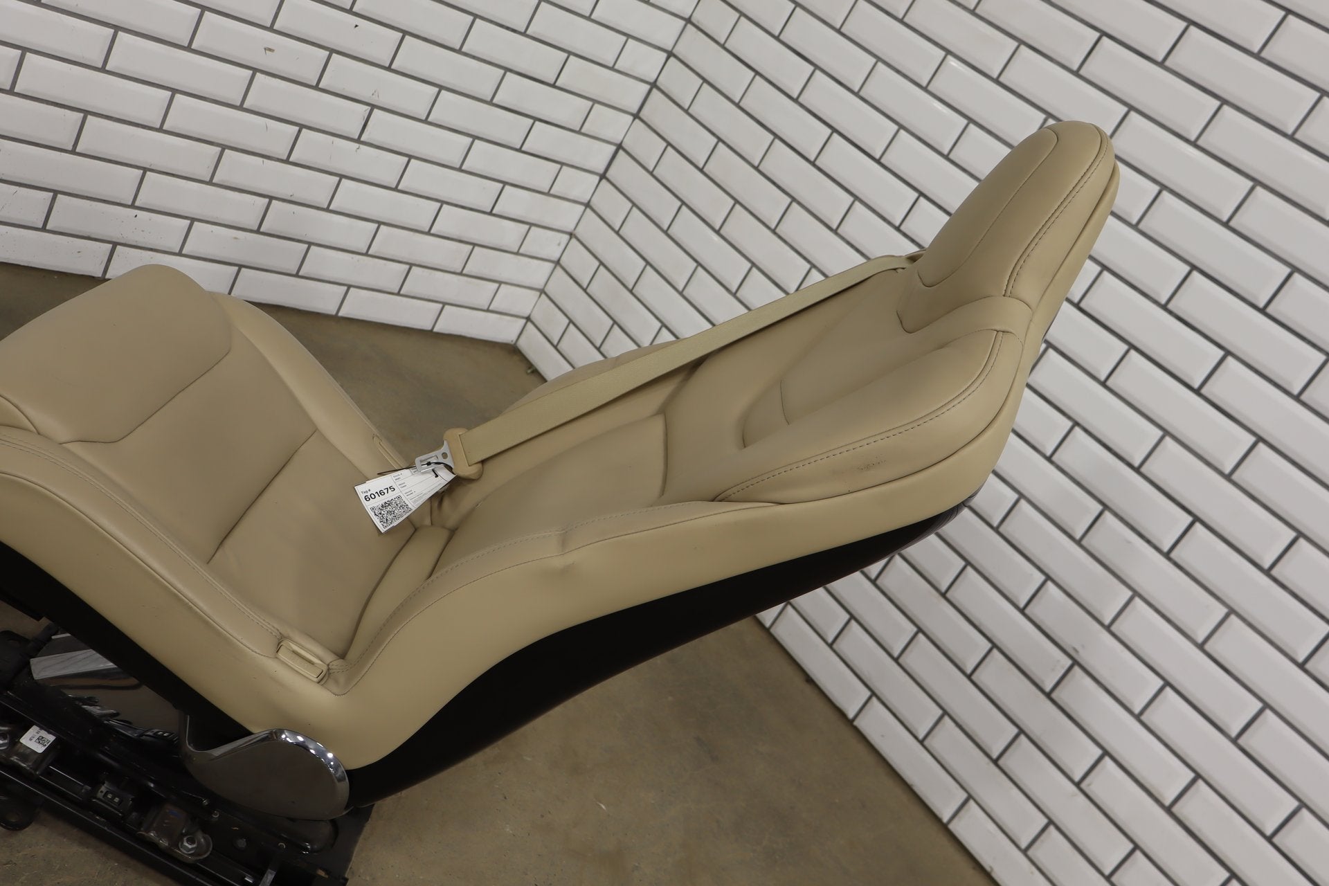 2016-2020 Tesla Model X 90D RH Heated Leather 2nd Seat (Rear Seat)