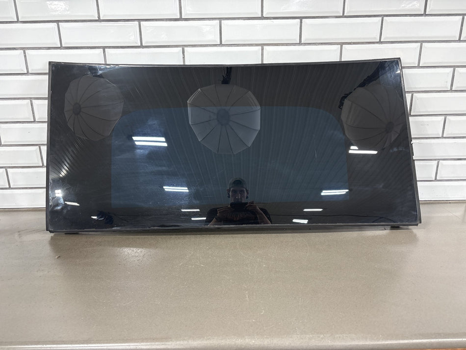 2016-2020 Tesla Model X MX Rear Right Side Falcon Door Roof Glass 1034903-00-M