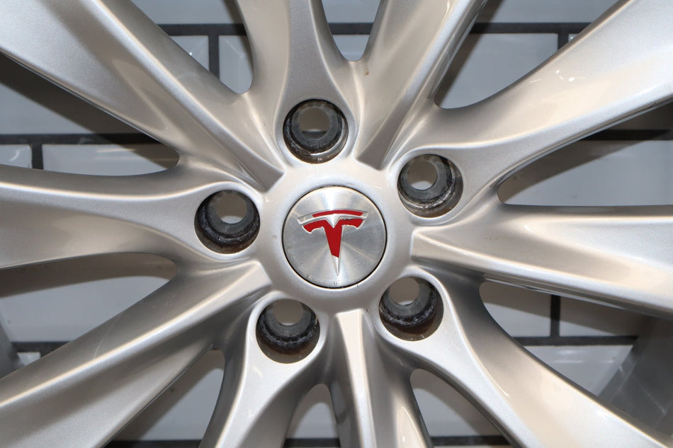 2016-2020 Tesla Model X OEM 20x9.5 Rear Wheel/Rim Slipstream 1027245-00-A