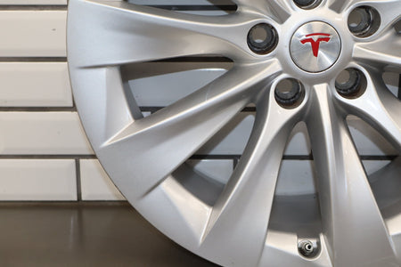 2016-2020 Tesla Model X OEM 20x9.5 Rear Wheel/Rim Slipstream 1027245-00-A