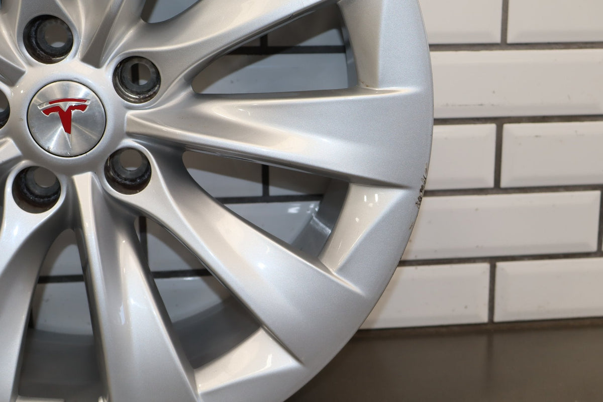 2016-2020 Tesla Model X OEM 20x9.5 Rear Wheel/Rim Slipstream 1027245-00-A