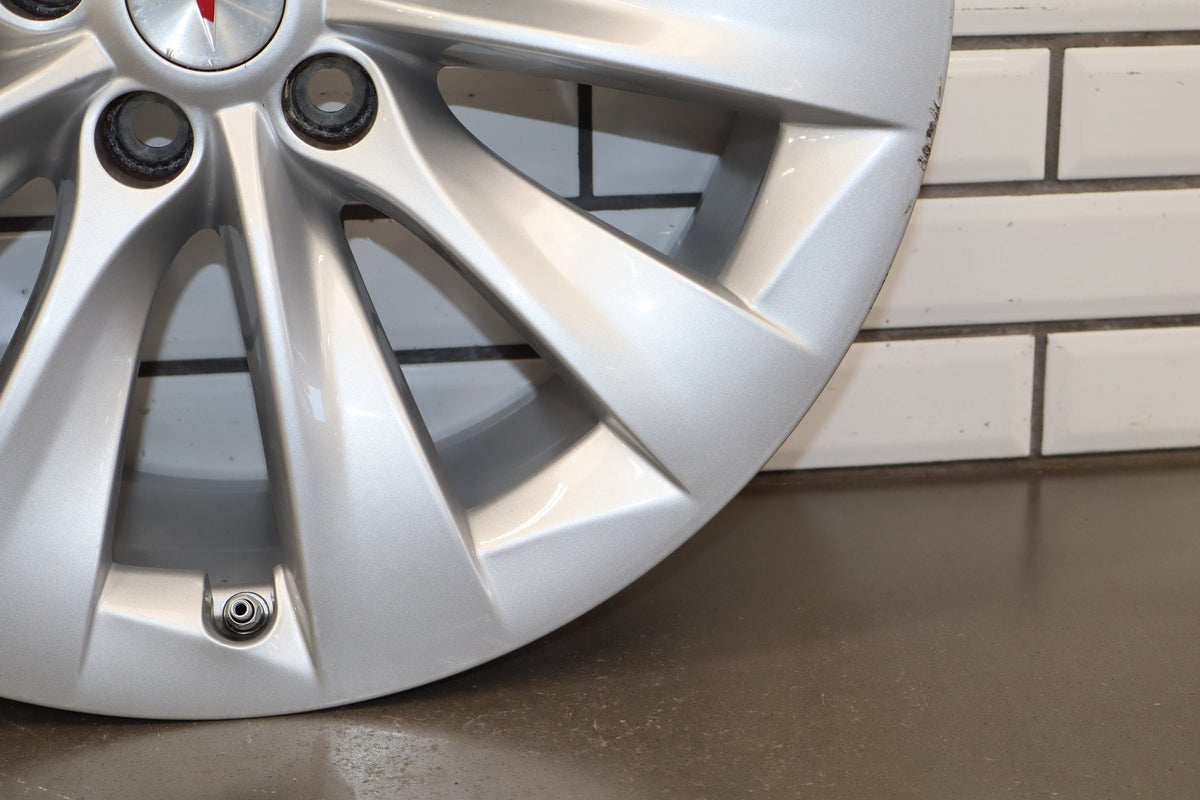 2016-2020 Tesla Model X OEM 20x9.5 Rear Wheel/Rim Slipstream 1027245-00-A