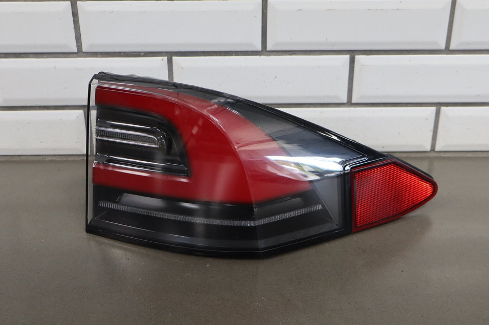 2016-2020 Tesla Model X Rear Right Outer Taillight LED Tail Lamp 1034333-00-A