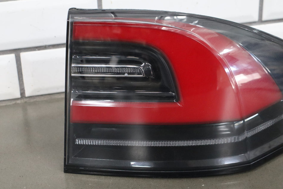 2016-2020 Tesla Model X Rear Right Outer Taillight LED Tail Lamp 1034333-00-A