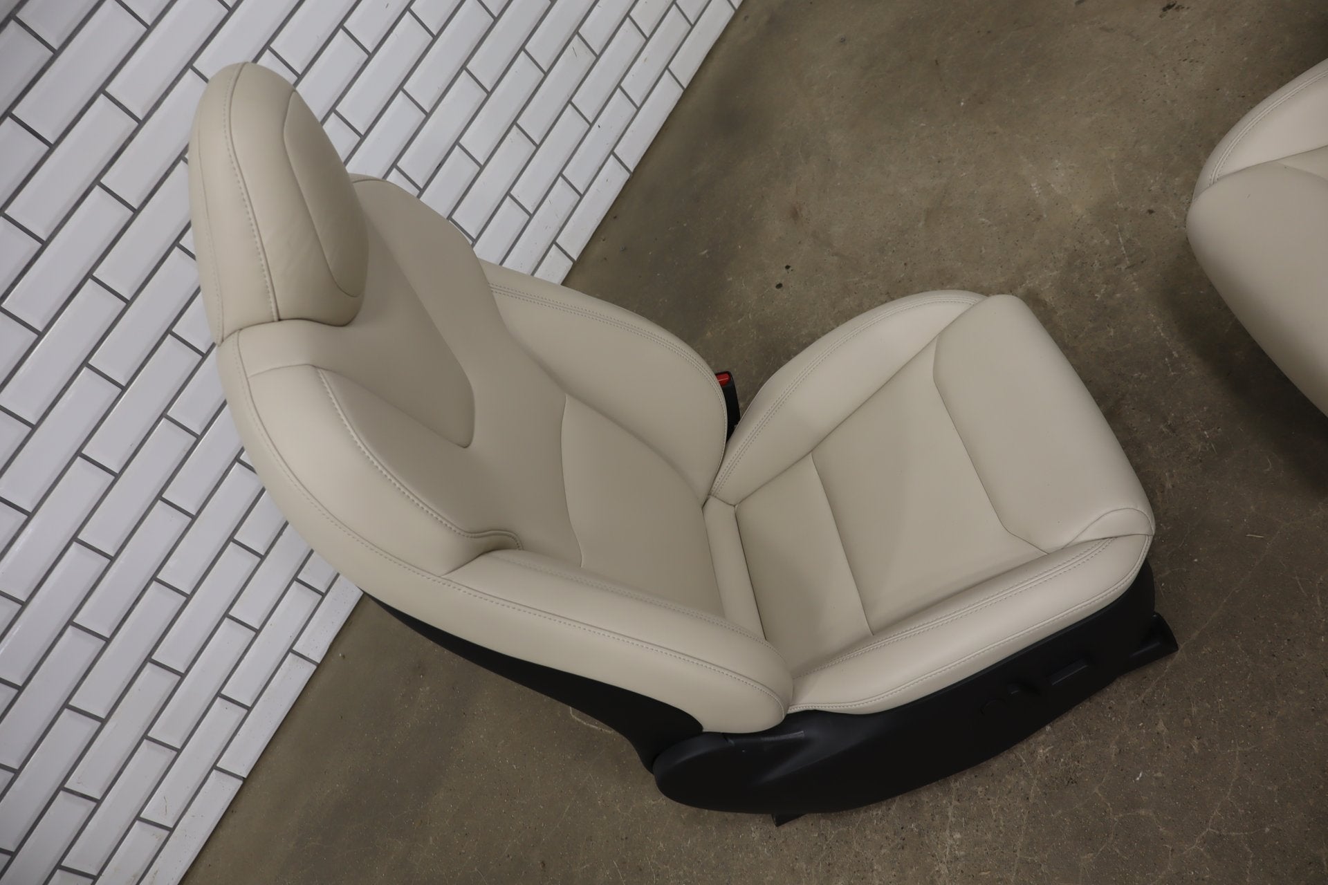 2016-2021 Tesla Model X 5 Passenger Cream Leather Seat Set Front/Rear OEM
