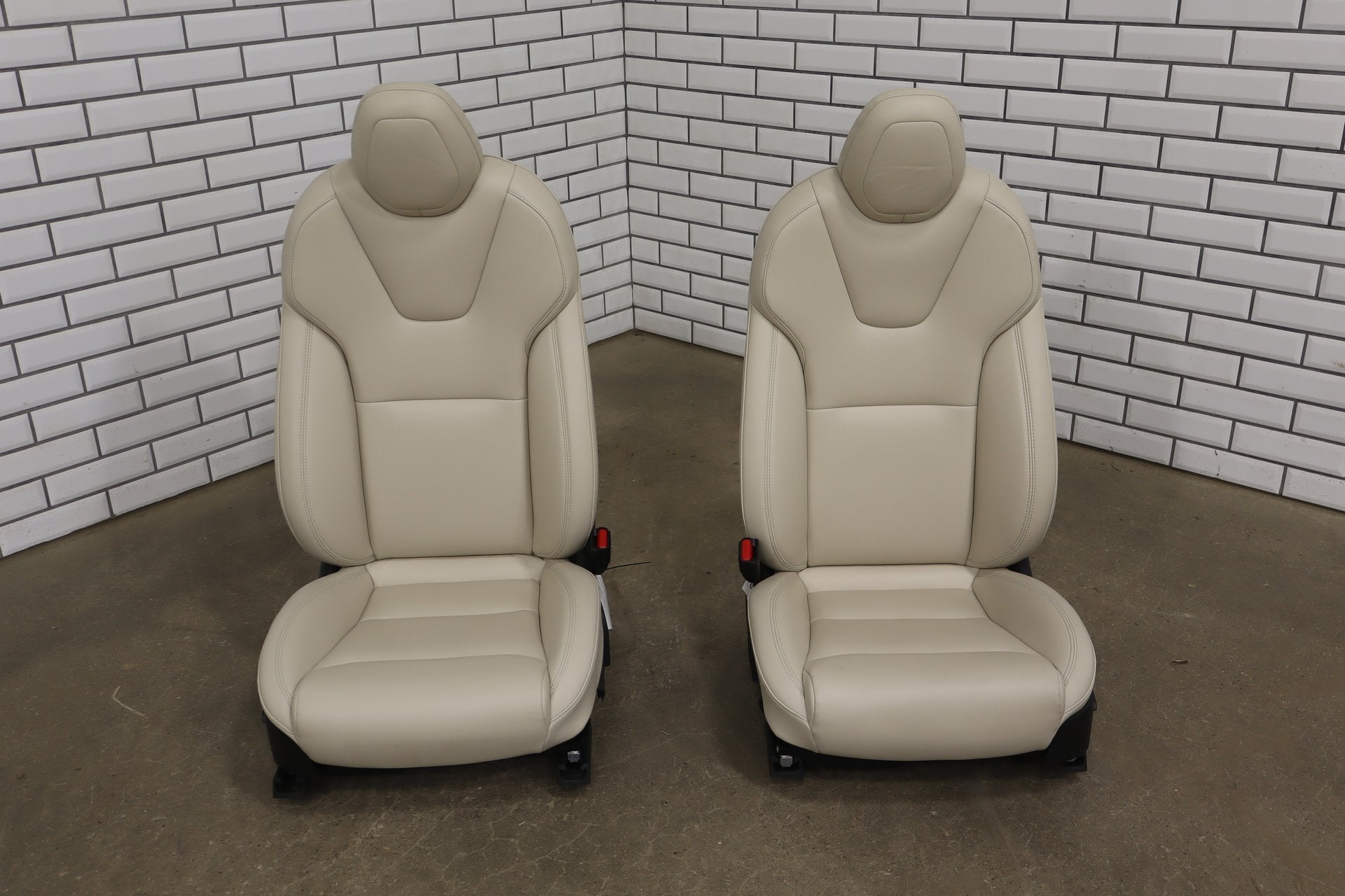 2016-2021 Tesla Model X 5 Passenger Cream Leather Seat Set Front/Rear OEM