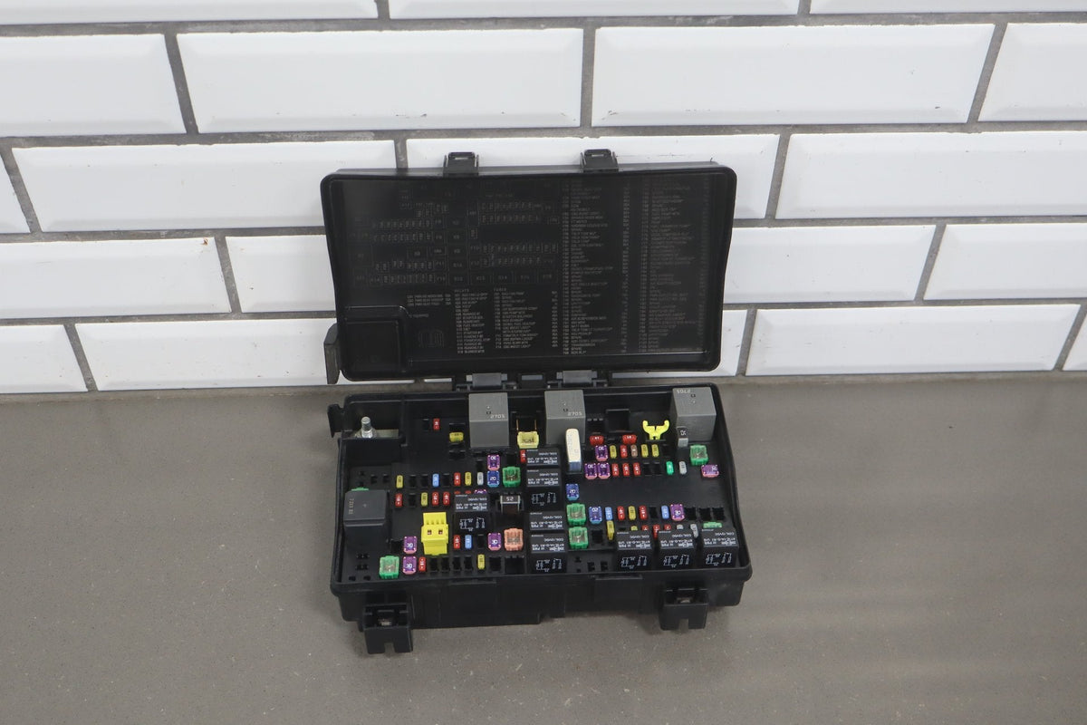 2016-2022 Ram 1500/1500 Classic TIPM Fuse Box Assembly OEM 68322371A