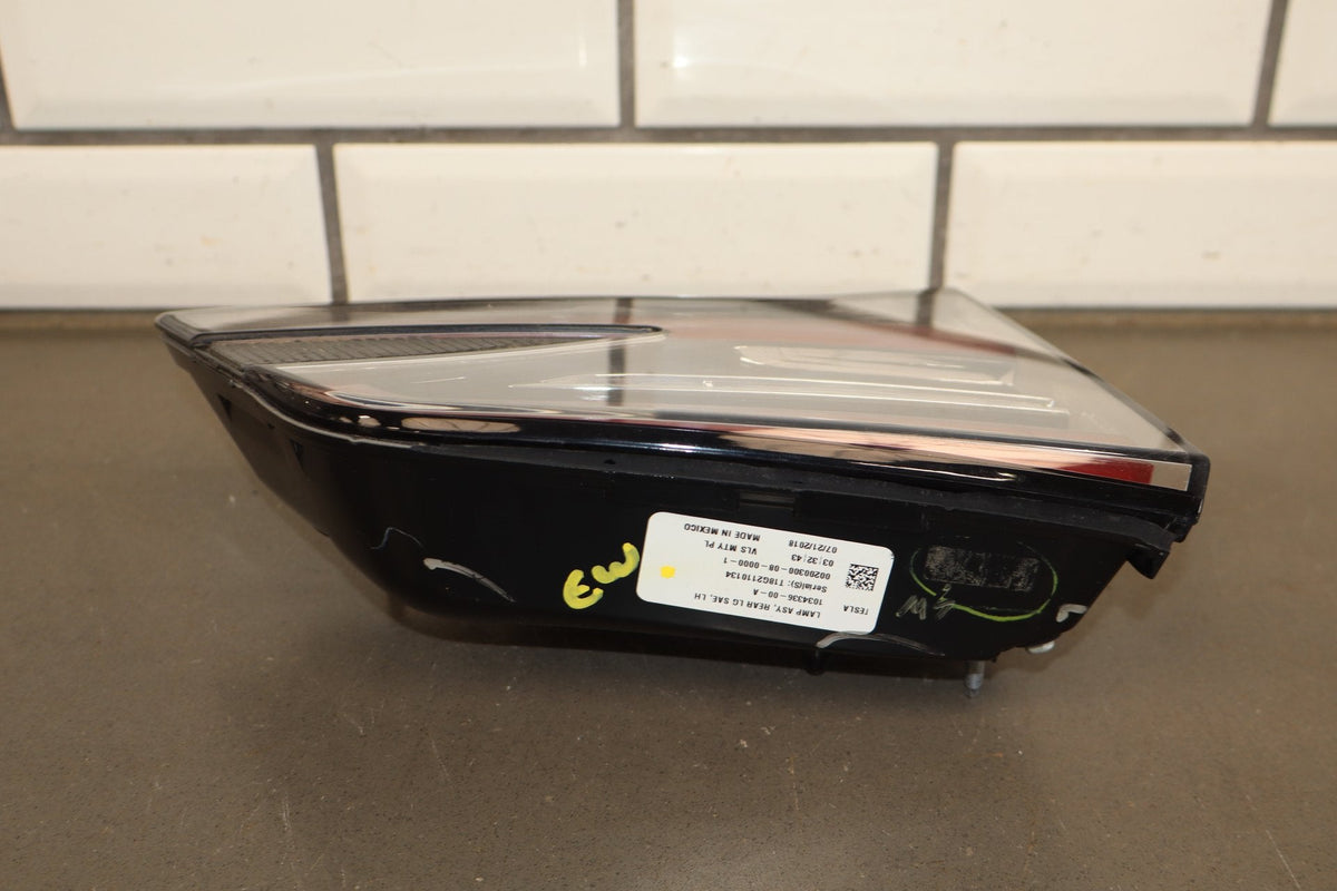2016-2022 Tesla Model X Rear Left Inner Taillight Led Tail Lamp 1034336-00-B