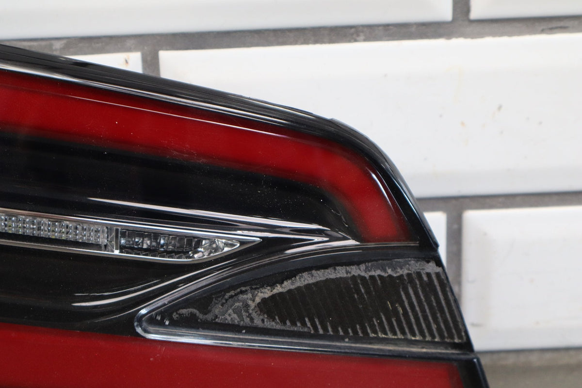 2016-2022 Tesla Model X Rear Left Inner Taillight Led Tail Lamp 1034336-00-B