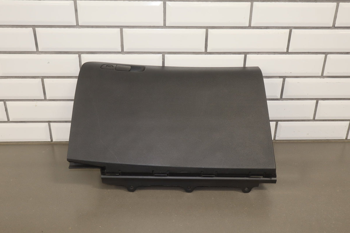 2016 Dodge Challenger Scat Pack Shaker Glove Box Black X9