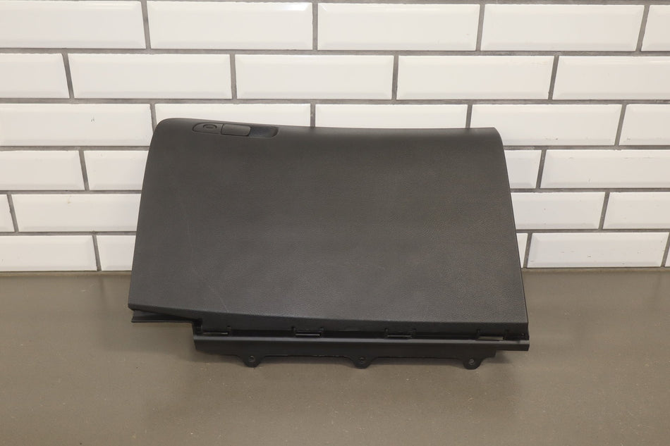 2016 Dodge Challenger Scat Pack Shaker Glove Box Black X9