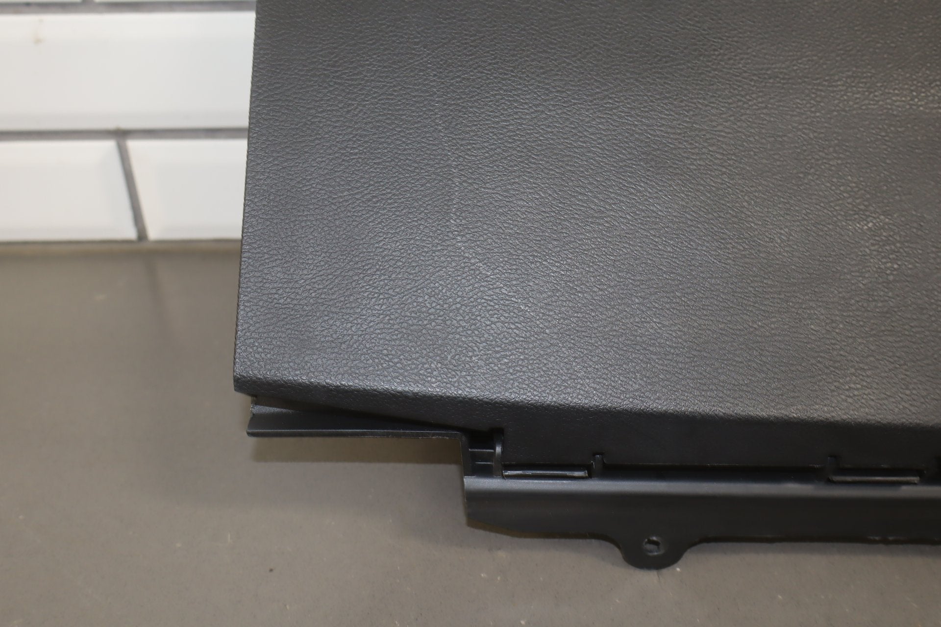 2016 Dodge Challenger Scat Pack Shaker Glove Box Black X9