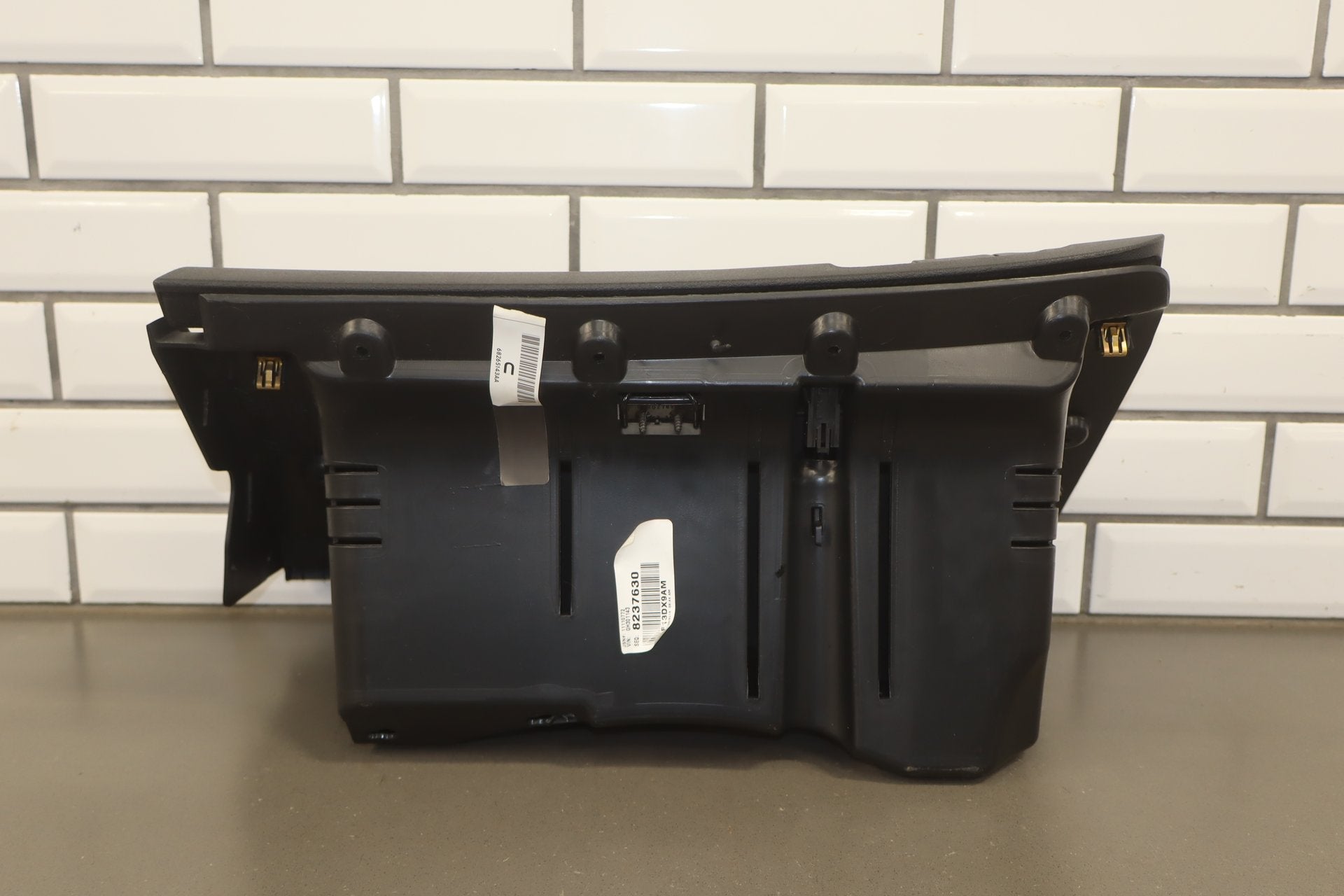 2016 Dodge Challenger Scat Pack Shaker Glove Box Black X9