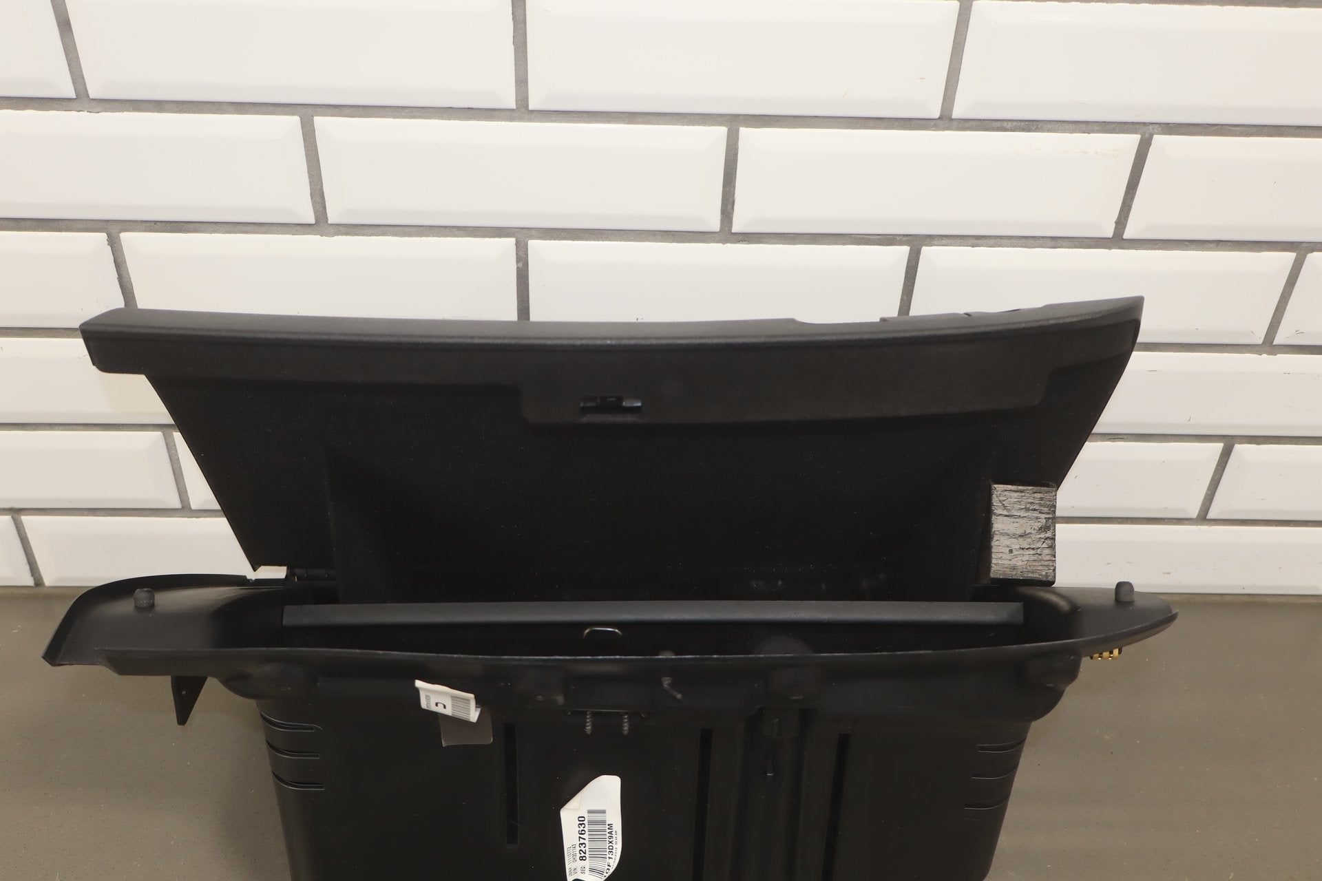 2016 Dodge Challenger Scat Pack Shaker Glove Box Black X9