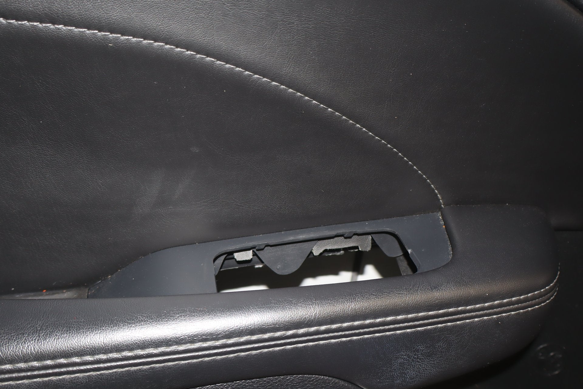 2016 Dodge Challenger Scat Pack Shaker Left Front Interior Trim Panel Black X9