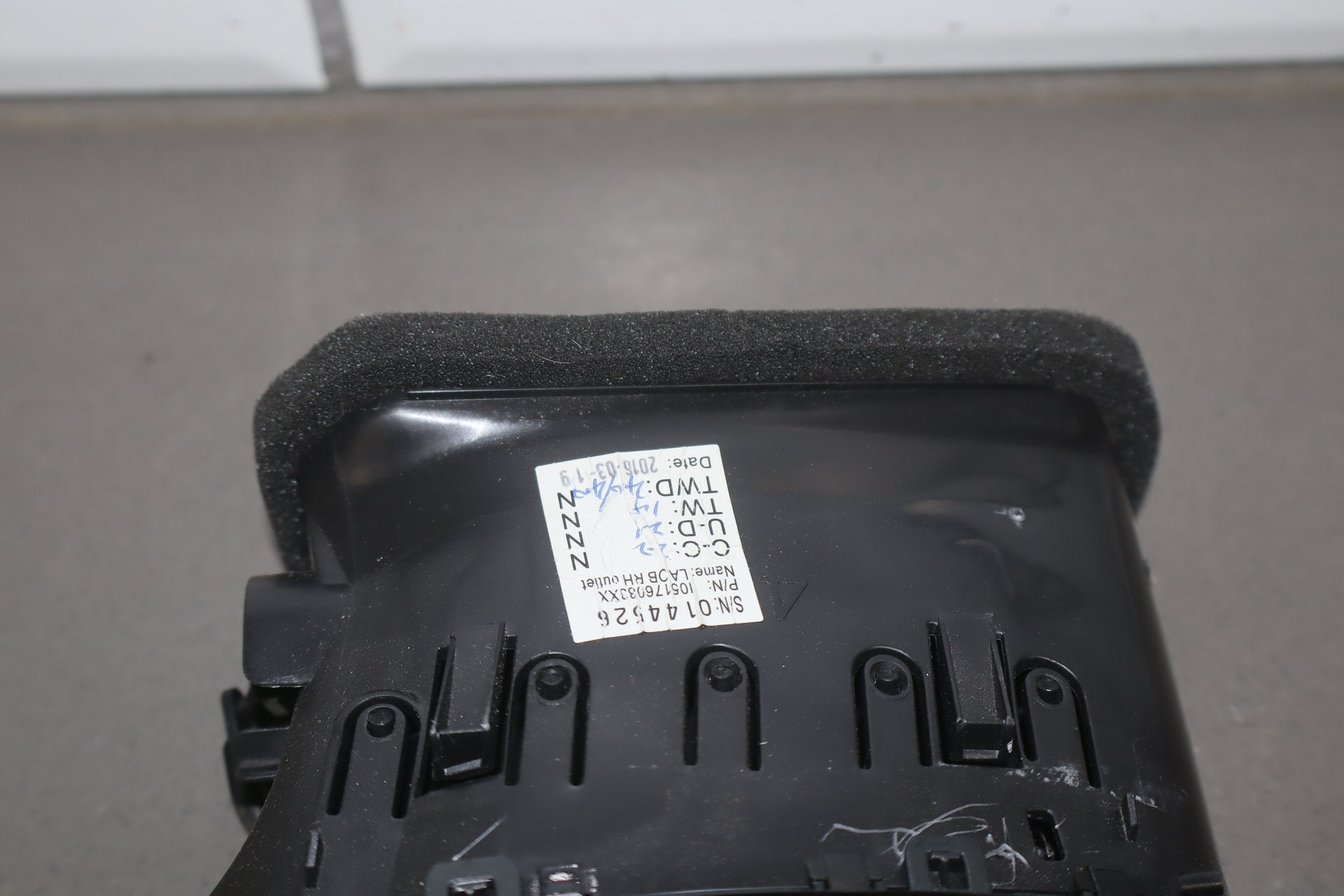2016 Dodge Challenger Shaker Right Dash Vent OEM