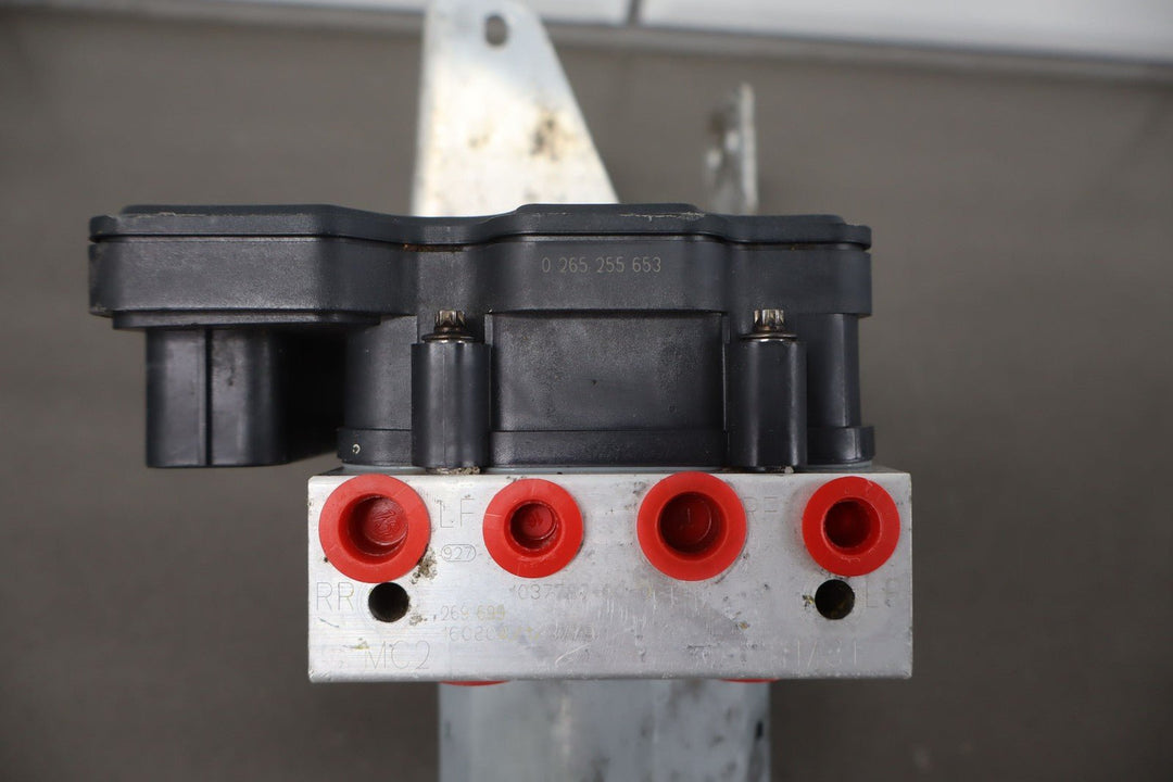 2016 Tesla Model X OEM ABS Pump / Module 1037797 - 00 - D