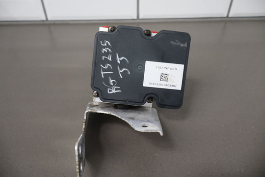 2016 Tesla Model X OEM ABS Pump / Module 1037797 - 00 - D