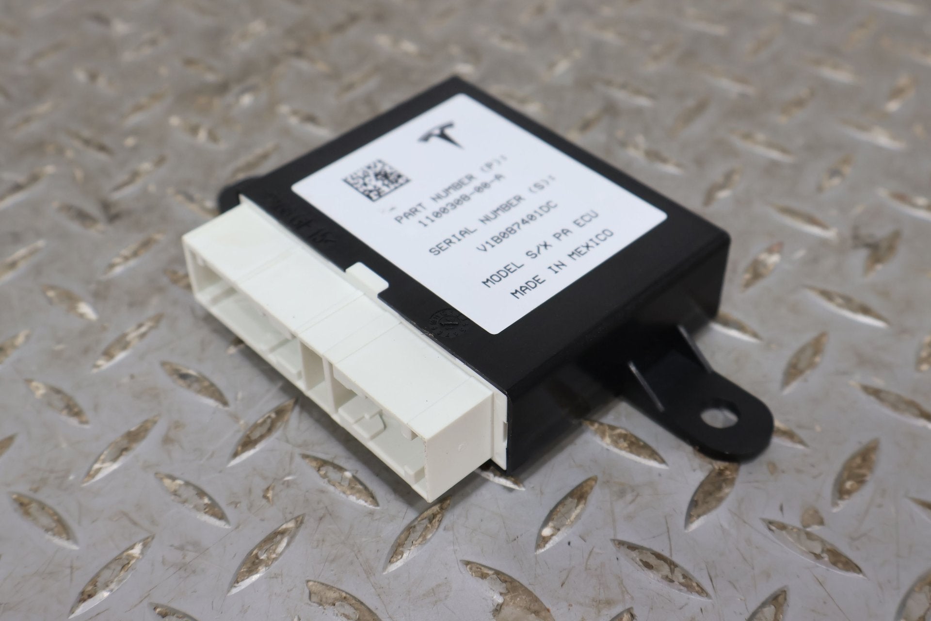 2016 Tesla S- Chassis Control Module