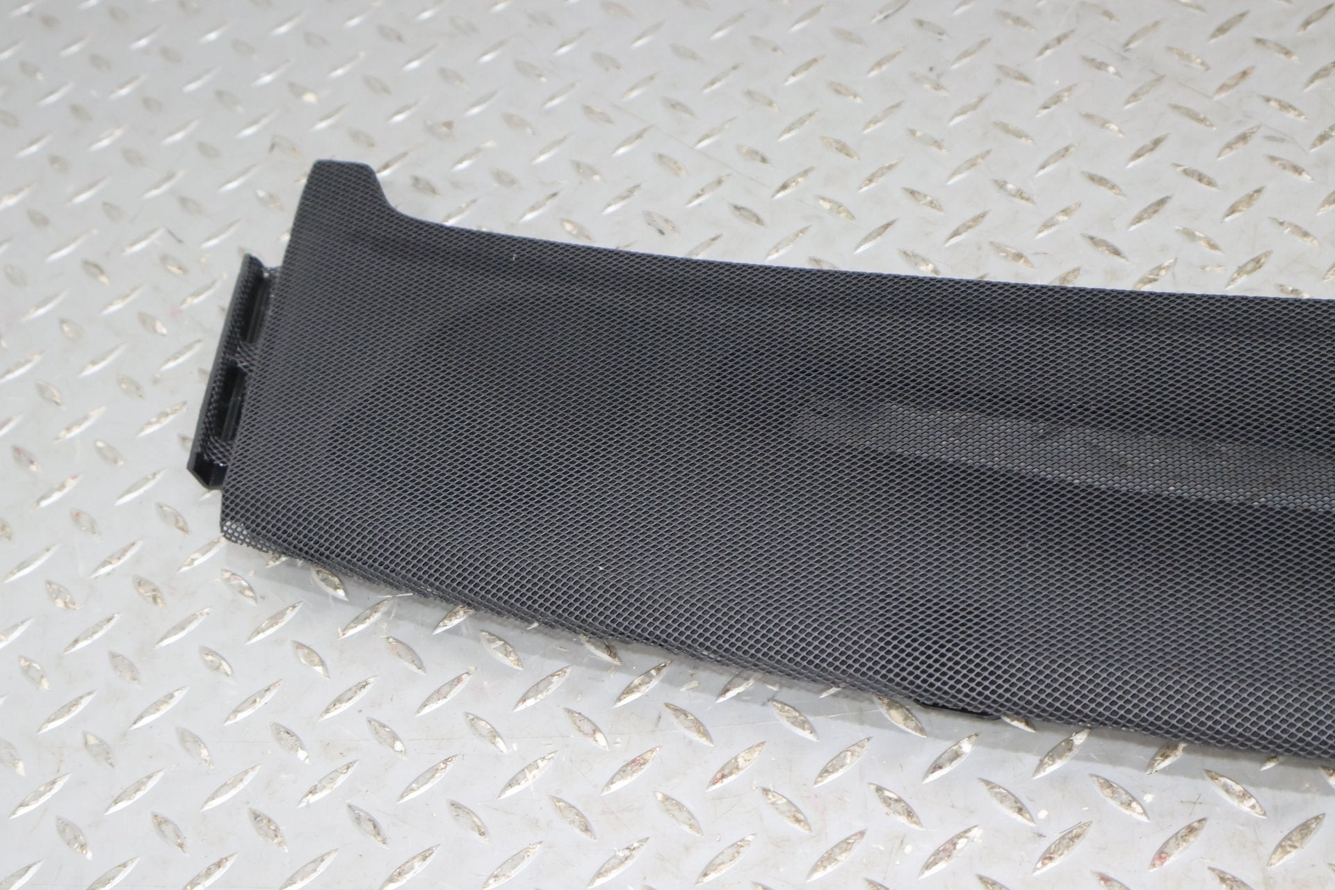 2016 Tesla S- Dash Vent