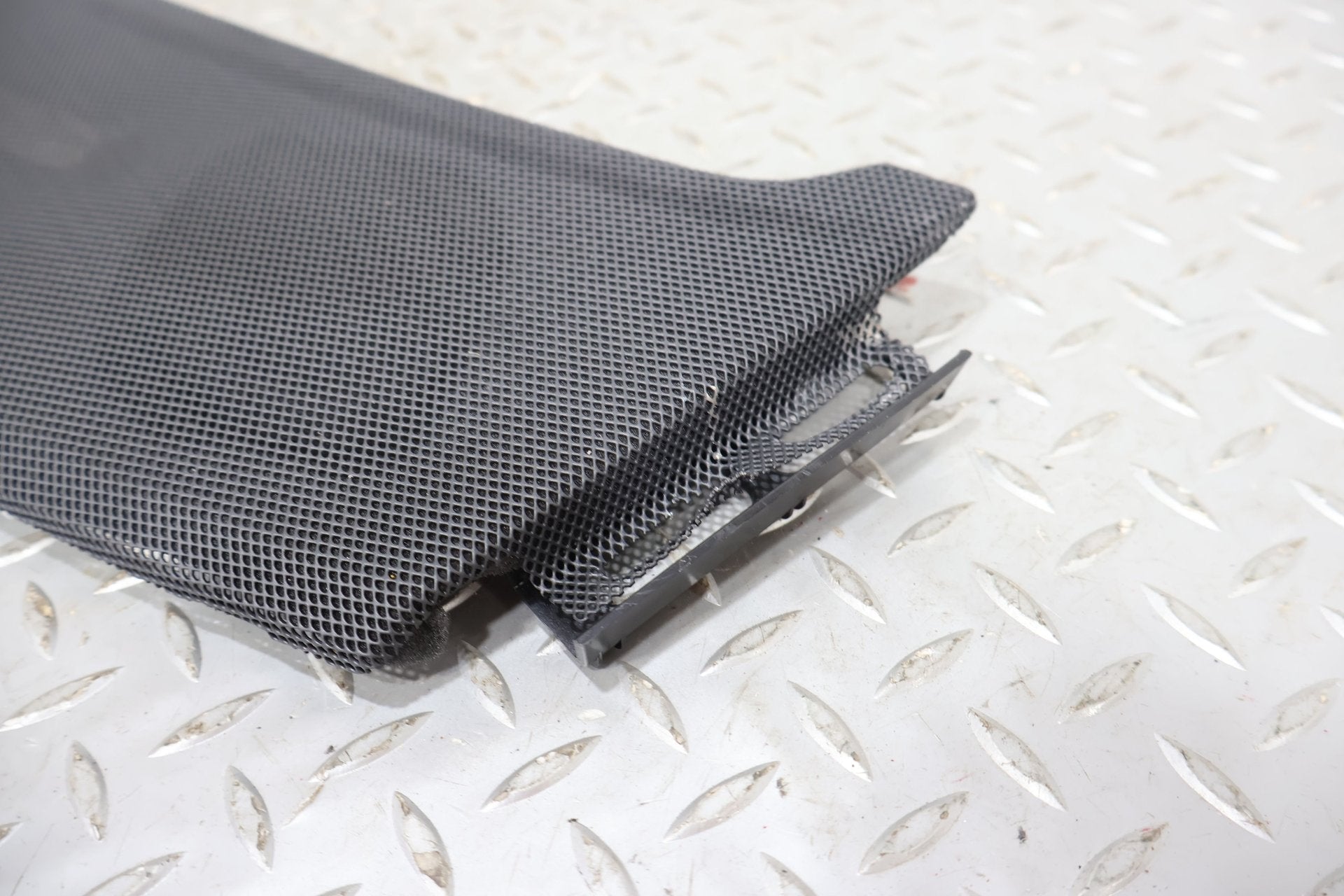 2016 Tesla S- Dash Vent