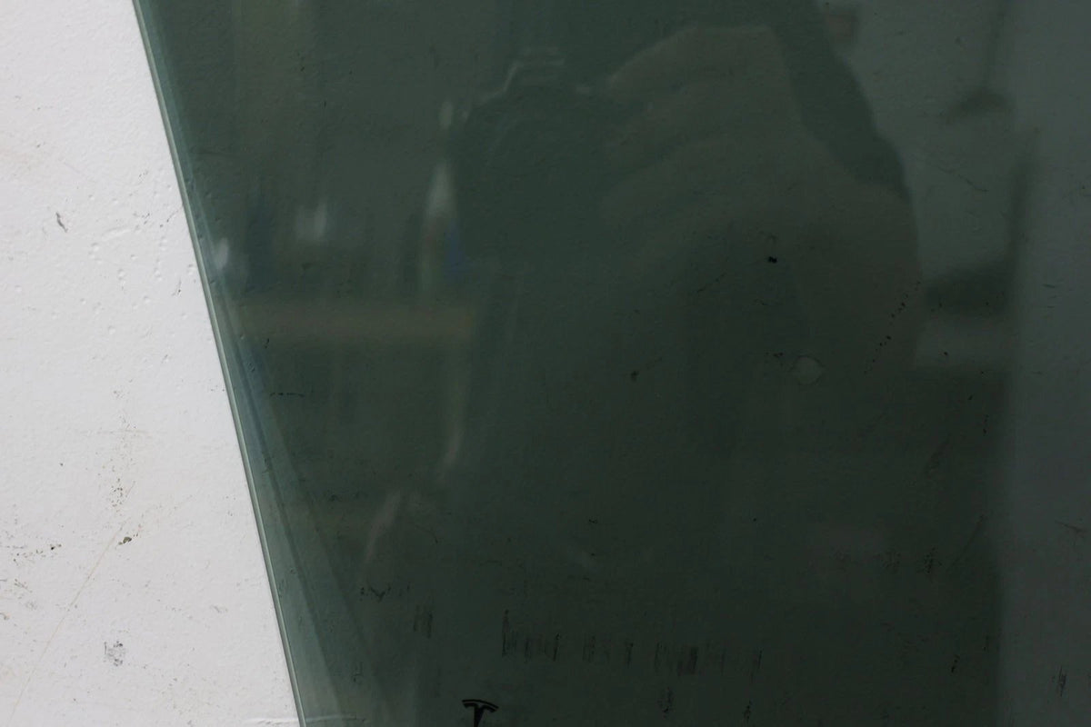 2016 Tesla S- Left Front Door Window