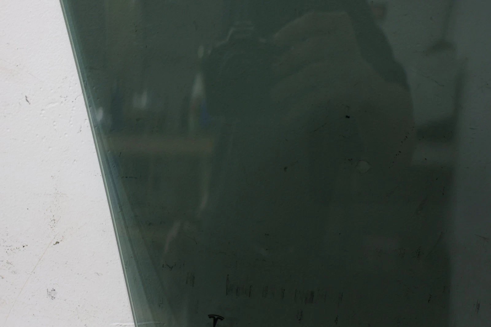 2016 Tesla S- Left Front Door Window