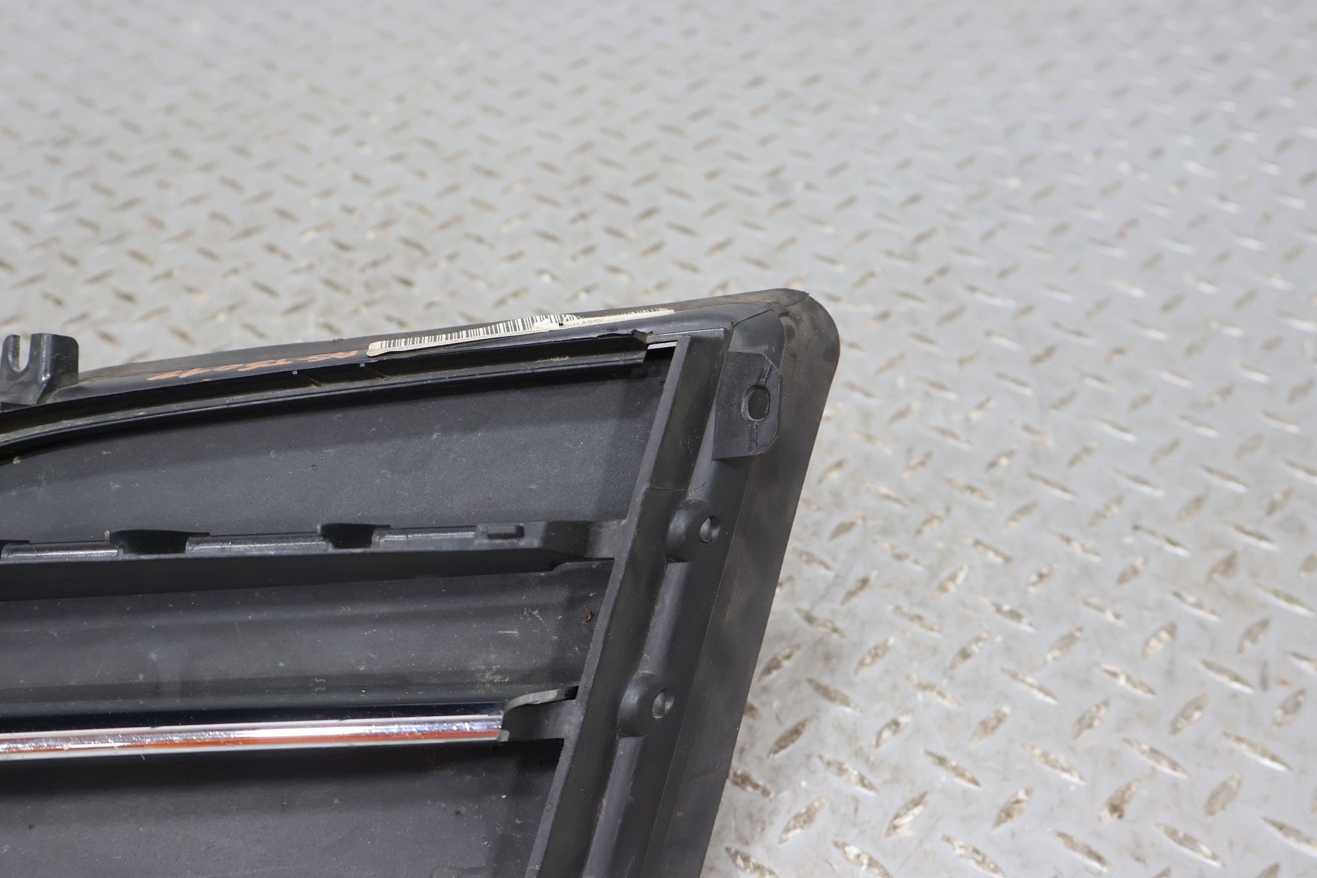 2016 Tesla S- Radiator Shutter