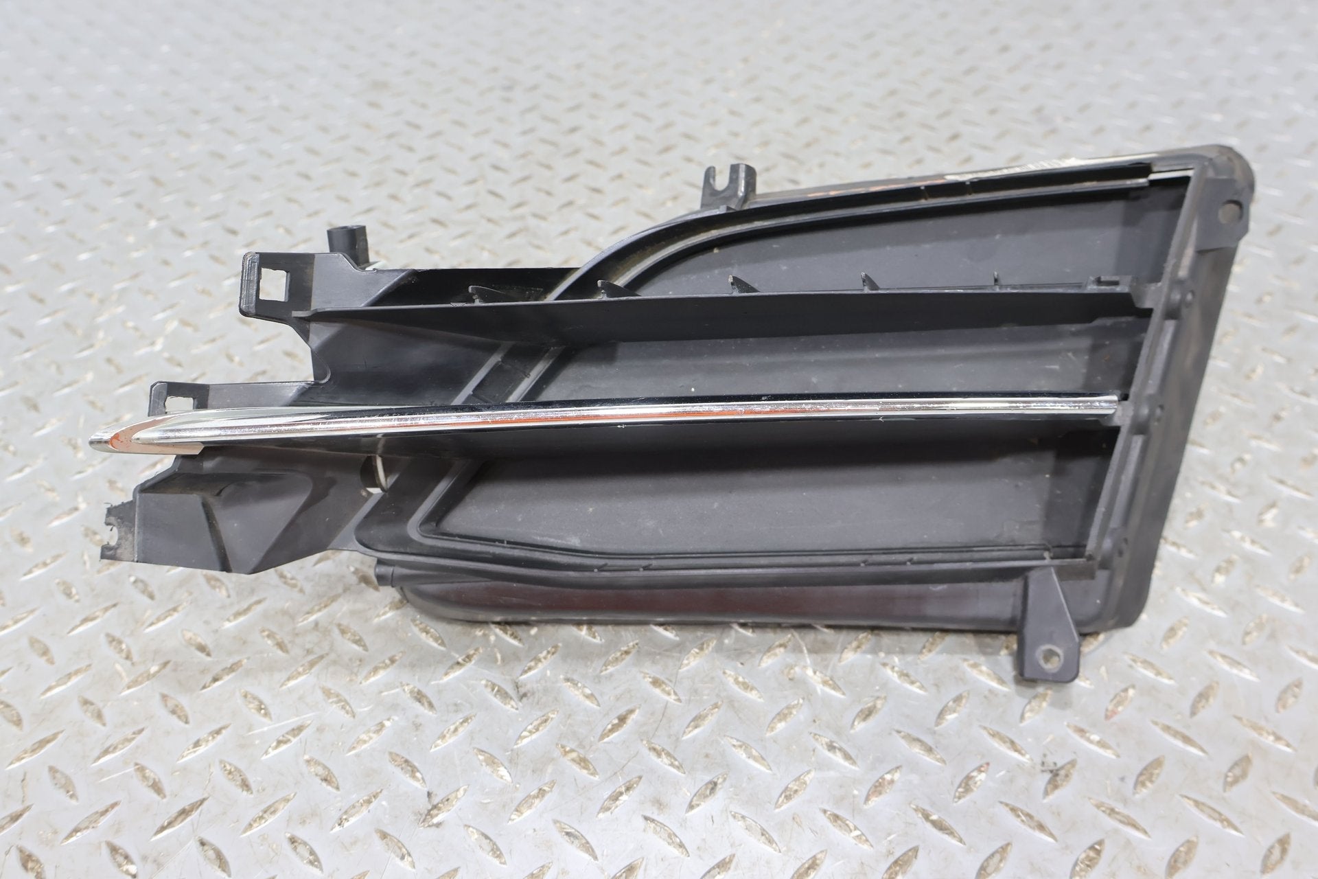 2016 Tesla S- Radiator Shutter