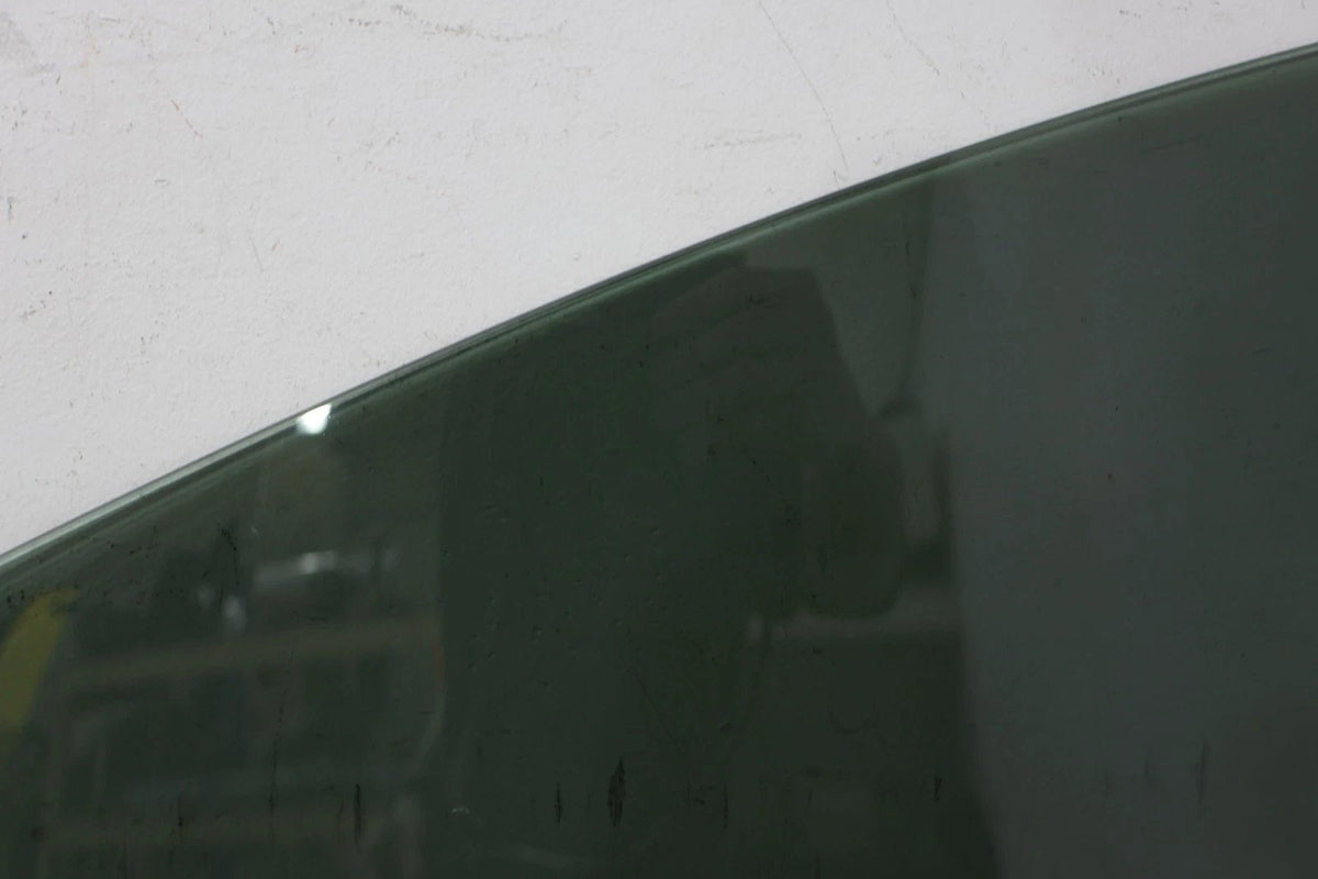 2016 Tesla S- Right Front Door Window