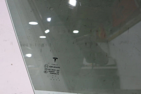 2016 Tesla S- Right Front Door Window