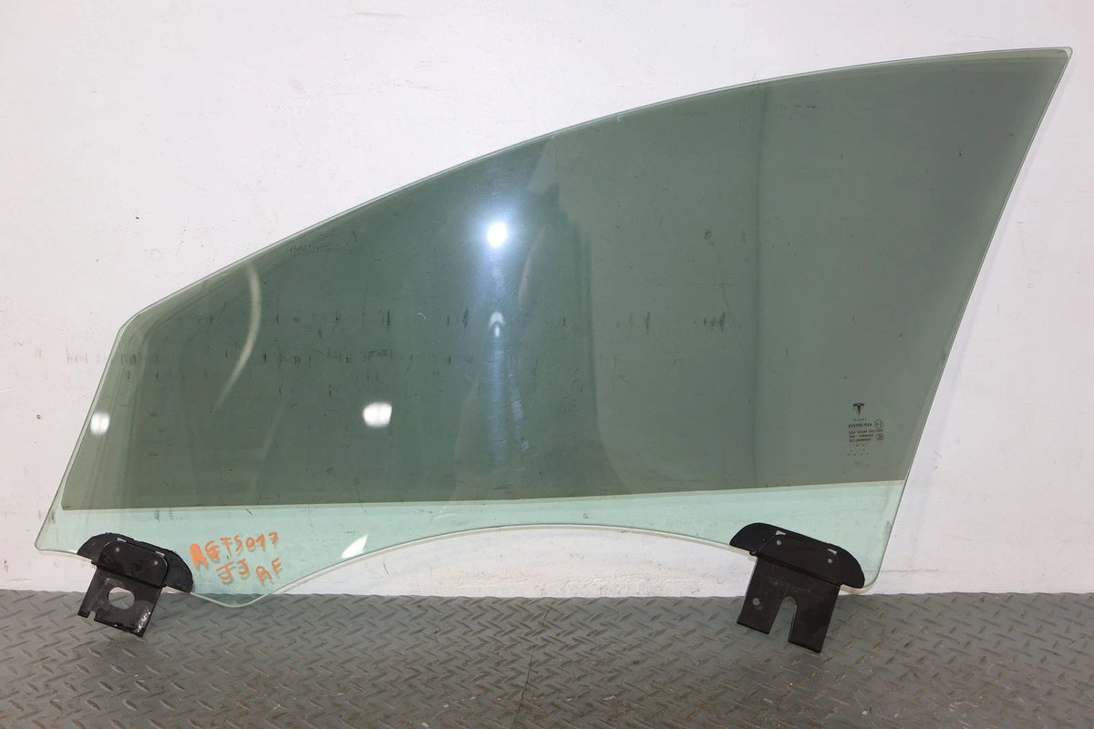 2016 Tesla S- Right Front Door Window