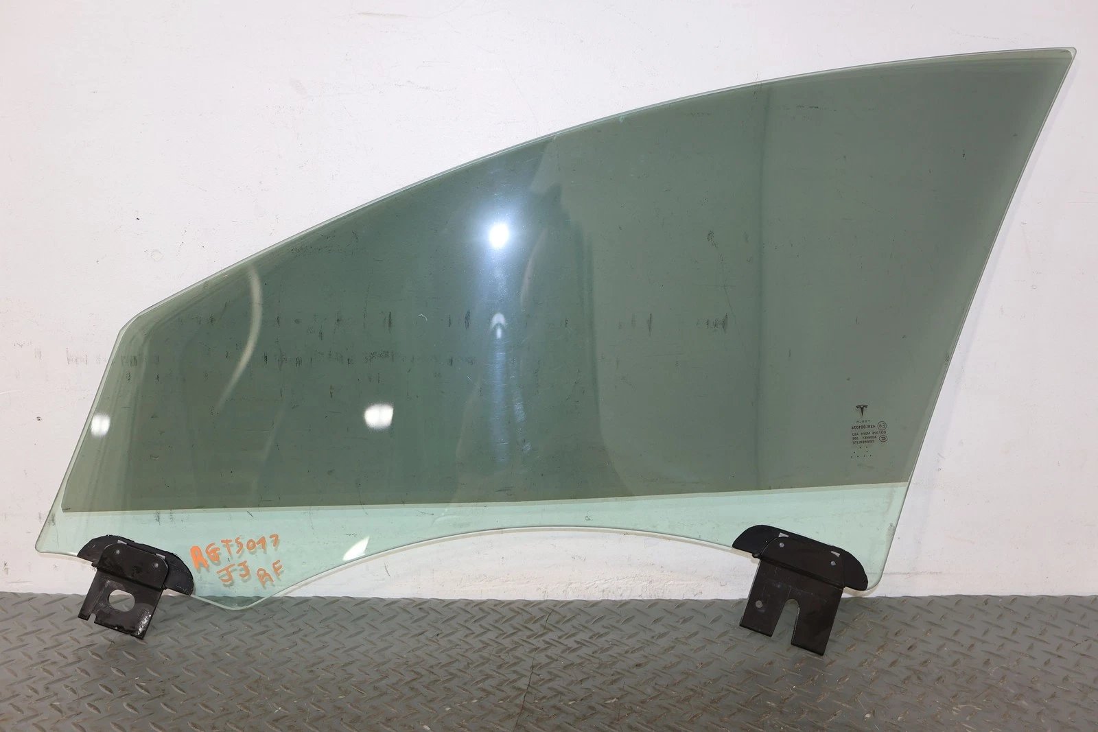 2016 Tesla S- Right Front Door Window