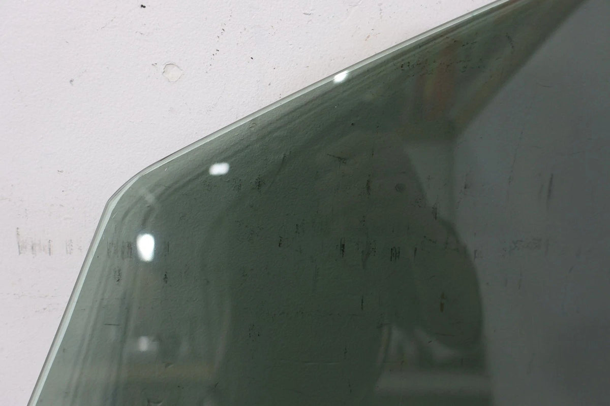 2016 Tesla S- Right Front Door Window