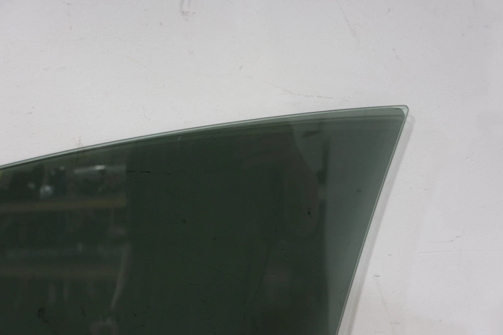 2016 Tesla S- Right Front Door Window