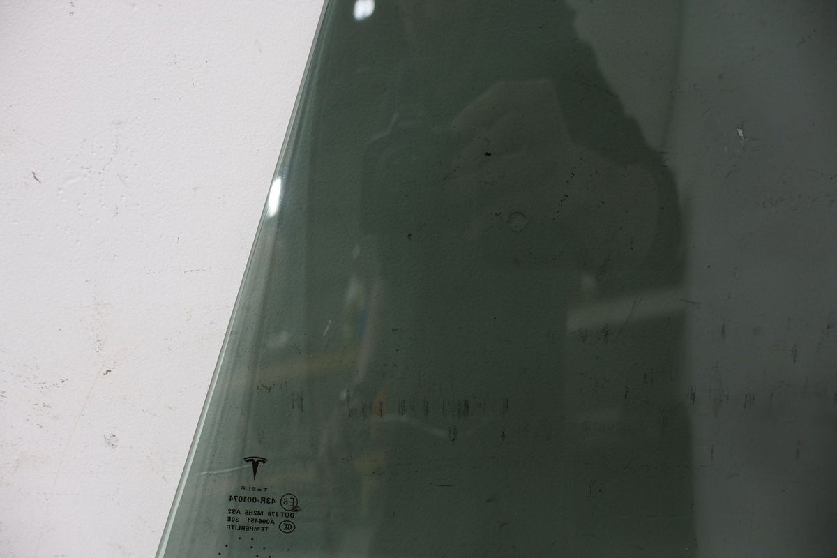 2016 Tesla S- Right Rear Door Window